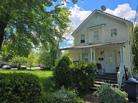 75 College Ave, Clarkstown, NY 10954