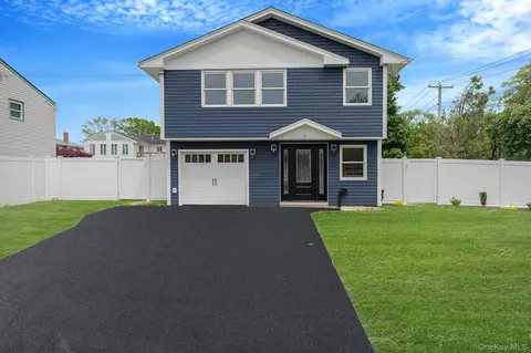 9 Lafayette Rd, West Babylon, NY 11704