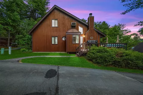 32 Lakeview Ter, Thompson, NY 12701