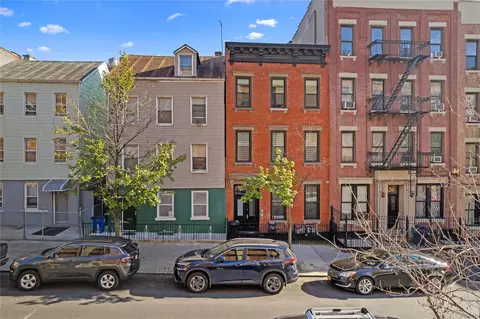 322 E 151st St, New York, NY 10451