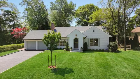 23 Crossway, Scarsdale, NY 10583
