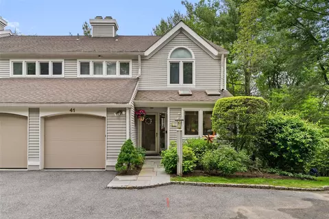 41 Boulder Ridge Rd, Greenburgh, NY 10583
