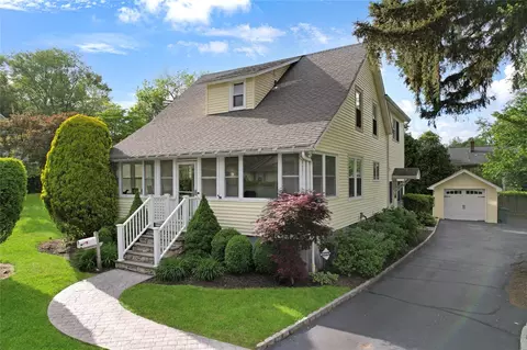 26 Van Nostrand Pl, Clarkstown, NY 10954