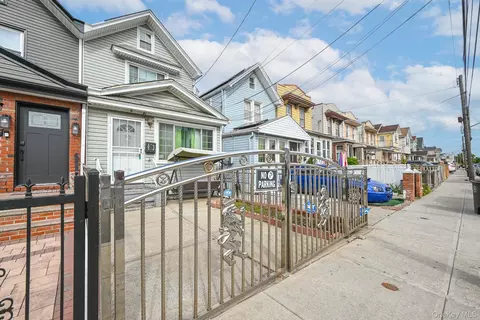 102-34 127 St, New York, NY 11419