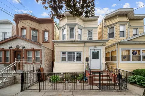 8564 79th St, New York, NY 11421
