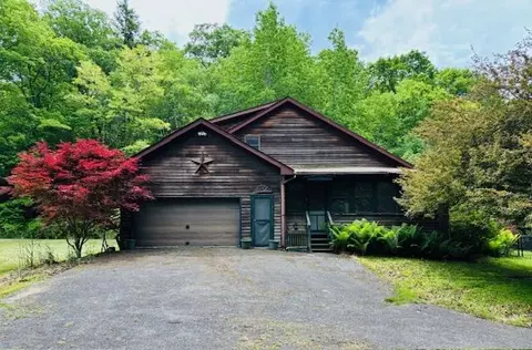 43 Stissing Mountain Dr, Pine Plains, NY 12567