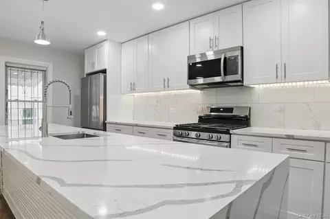4163 Laconia Ave, New York, NY 10466