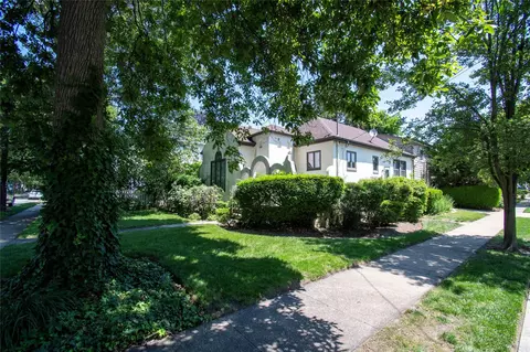 1869 Harte St, Baldwin, NY 11510