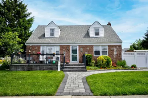 2177 3rd St, East Meadow, NY 11554