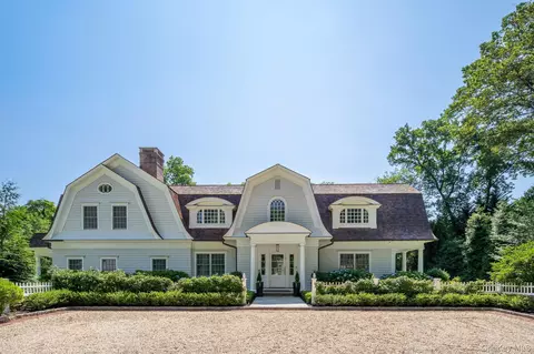 8 E Huxley Dr, Huntington, NY 11743