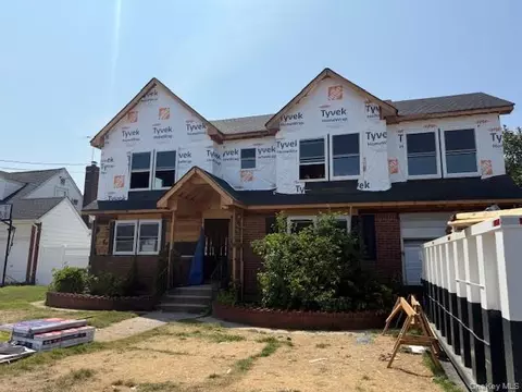 235 Lincoln Pl, Franklin Square, NY 11010