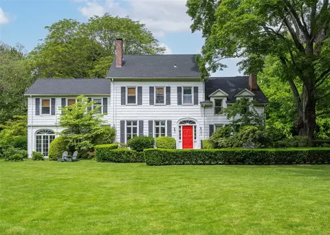 251 Bayville Rd, Locust Valley, NY 11560