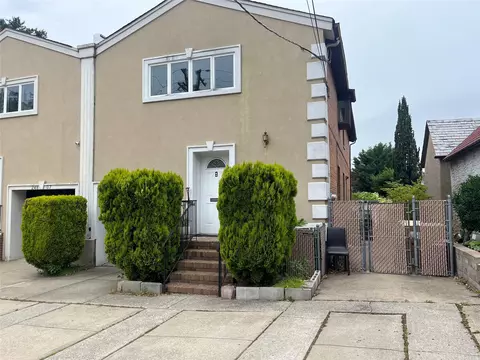 248-09 41 Ave, Douglaston, NY 11363
