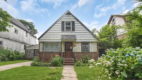 89-48 196th St, New York, NY 11423