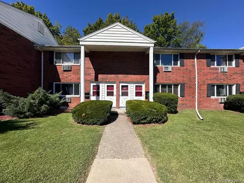 108 Manor Dr #108, Cornwall, NY 12518