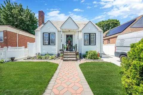 130-60 223rd St, Laurelton, NY 11413