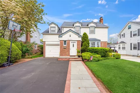 1515 Kenneth Ave, Baldwin, NY 11510