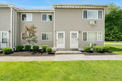 10 Fishkill Glen Dr #G, Fishkill, NY 12524