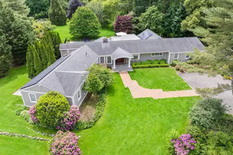 783 Remsens Ln, Oyster Bay, NY 11771