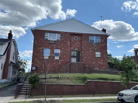 2110 Light St, New York, NY 10466