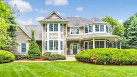 1260 Water Ter, Southold, NY 11971