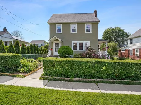 80 Woodland St, Mount Kisco, NY 10549