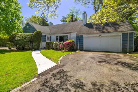 70 Whitehall Rd, Rockville Centre, NY 11570
