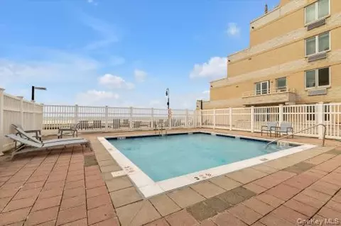 440 W Broadway #3A, Long Beach, NY 11561