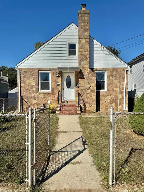 110 Terrace Ave, Elmont, NY 11003