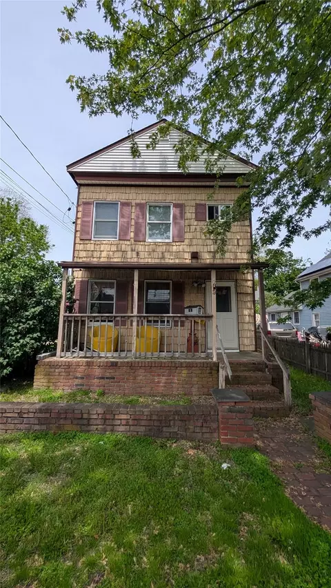73 E 9th St, Huntington Station, NY 11746