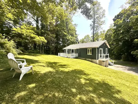 3206 Sharon Tpke, Washington, NY 12545