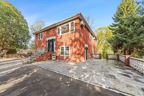 10 Mohawk Rd, Yonkers, NY 10710
