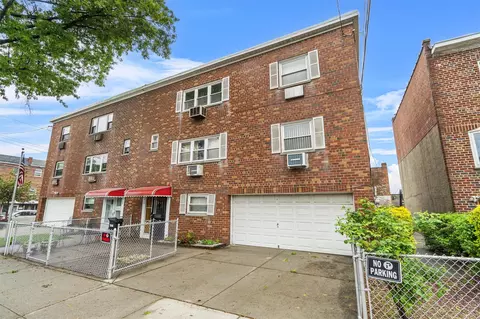 928 Pierce Ave, New York, NY 10462