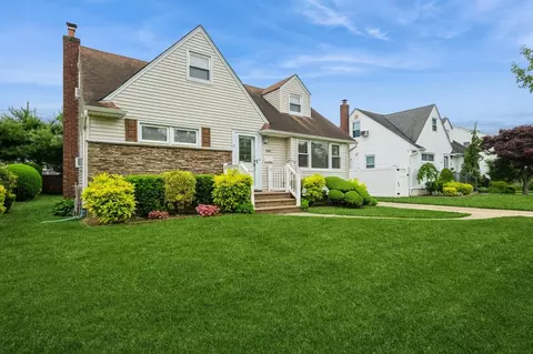 3668 Sherry Ave, Wantagh, NY 11793