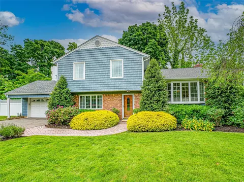 1 Sea Cove Rd, Northport, NY 11768
