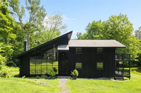 161 Stagecoach Rd, Hillsdale, NY 12529
