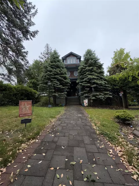 20 Ridge Rd, New York, NY 11363
