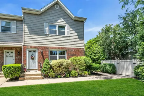 1425 Jerusalem Ave #19, North Merrick, NY 11566