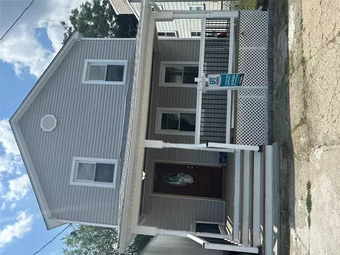 65 West St, Newburgh, NY 12550