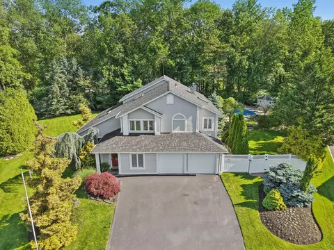 36 Bridge Rd, Nanuet, NY 10954