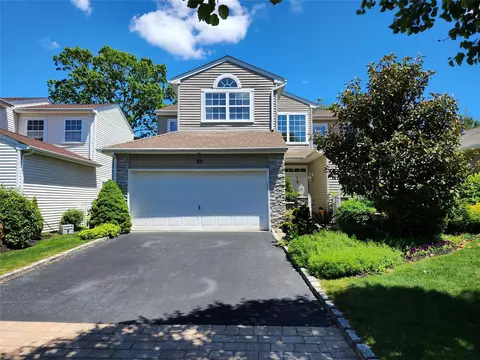 53 Hamlet Dr, Hauppauge, NY 11788