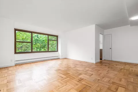 33-34 Crescent St #5D, New York, NY 11106
