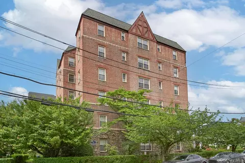 151 Centre Ave #5D, New Rochelle, NY 10805