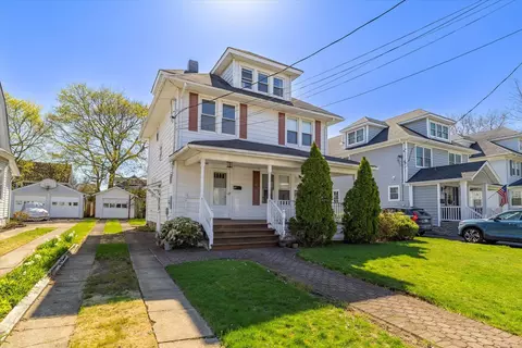 81 Liberty Ave, Rockville Centre, NY 11570