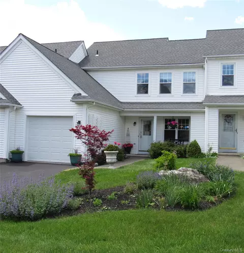 44 Vanderburgh Rd, Beekman, NY 12570