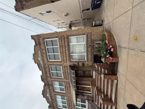 7542 67th Rd, New York, NY 11379
