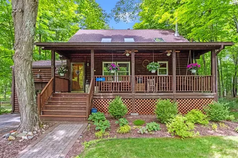 110 Robinson Ln, Wappinger, NY 12590