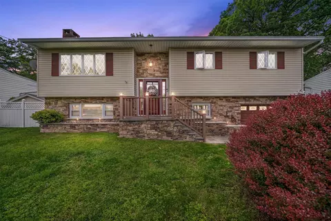 23 Waldron Dr, Stony Point, NY 10980