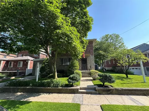 157-18 26th Ave, Flushing, NY 11354