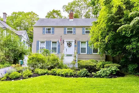 395 Main St, Northport, NY 11768